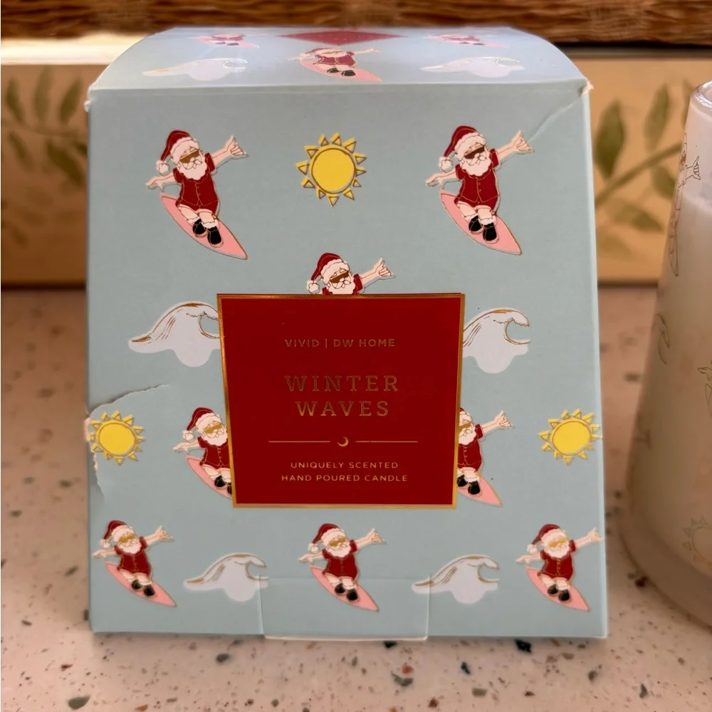 DW Home Winter Waves Candle Surfing‎ Santa Hand Poured Holiday Candle